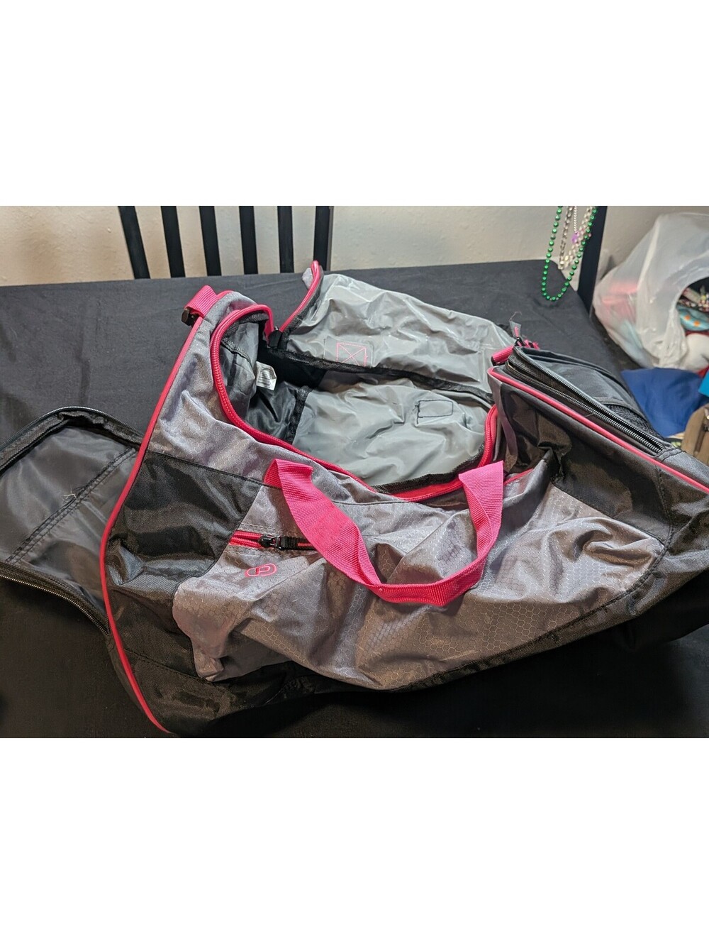 Protégé 18" Gray Pink Duffel Bag Gym Travel Carry On Shoulder Strap